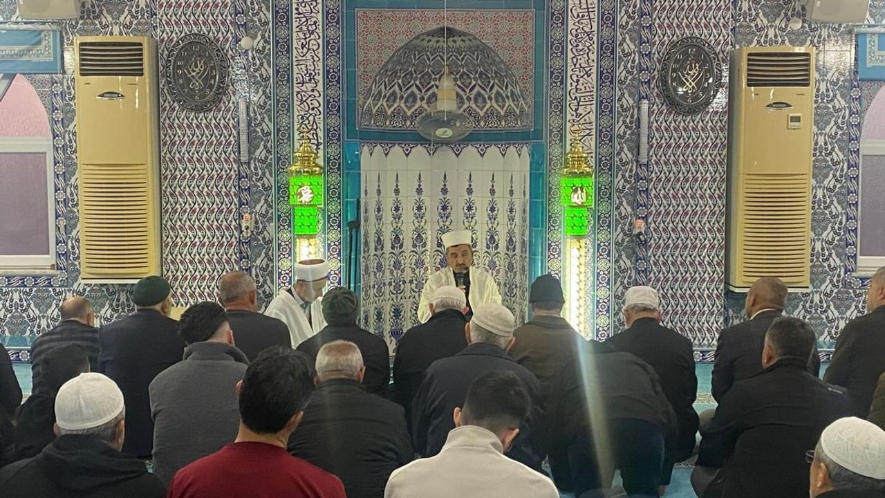 Ortaca'da Yılın Son Sabah Namazı Akkuyu Mahalle Camii'nde