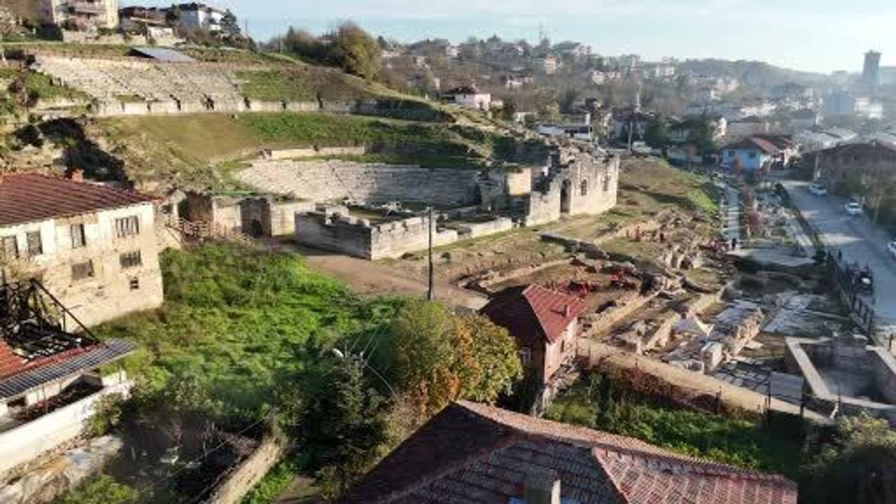 Osman Okyay Konuralp Antik Tiyatro'yu Gezdi: Düzce'de Destinasyon Planı