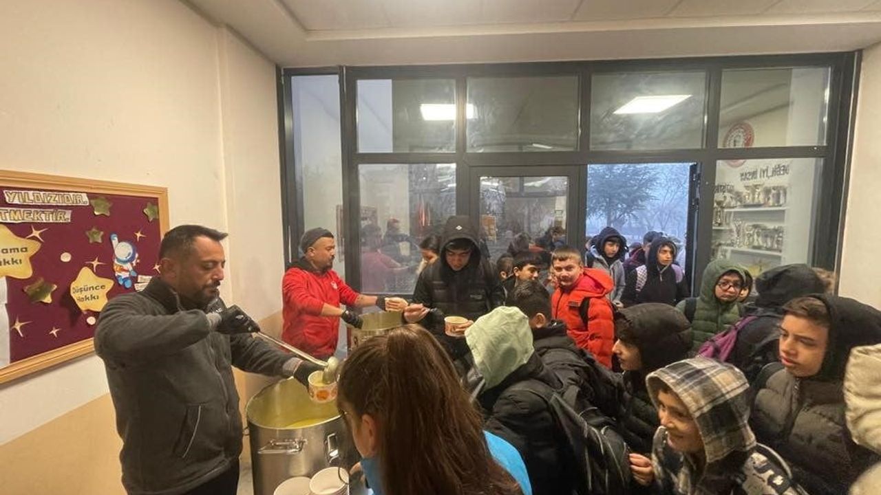 Osmaneli Belediyesi'nden Okullarda Ücretsiz Çorba İkramı
