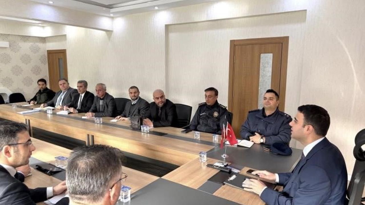 Osmaneli'nde İlçe İdare Şube Başkanları Toplantısı — Kaymakam Abdüssamed Kılıç Başkanlığında