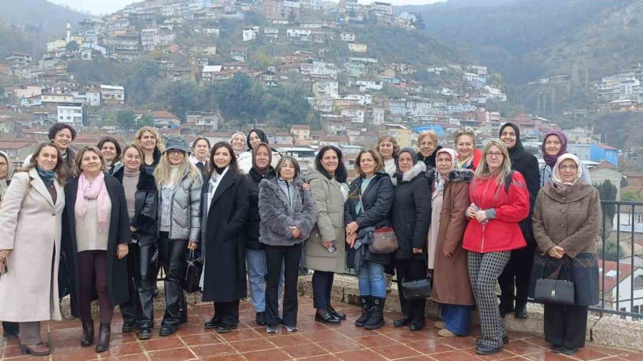 Osmangazi Belediyesi Kültür Turları Nilüferköylü Kadınlara Moral Verdi