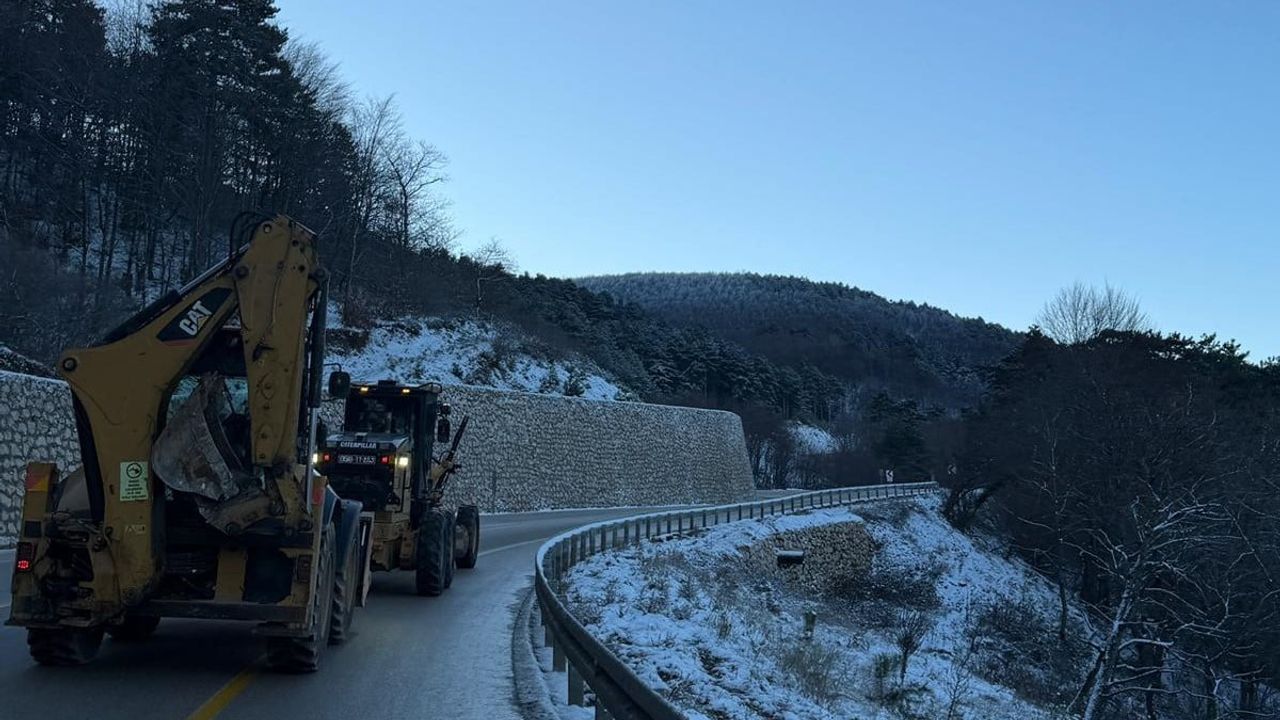 Osmangazi’de Buzlanmaya Karşı Seferberlik: Tuzlama ve Yol Genişletme