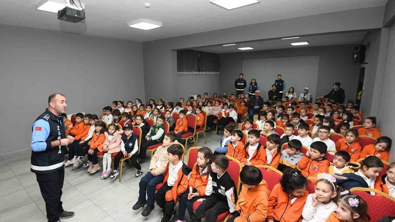 Osmangazi'de Minikler Zabıta Eğitimiyle Görevleri Öğrendi