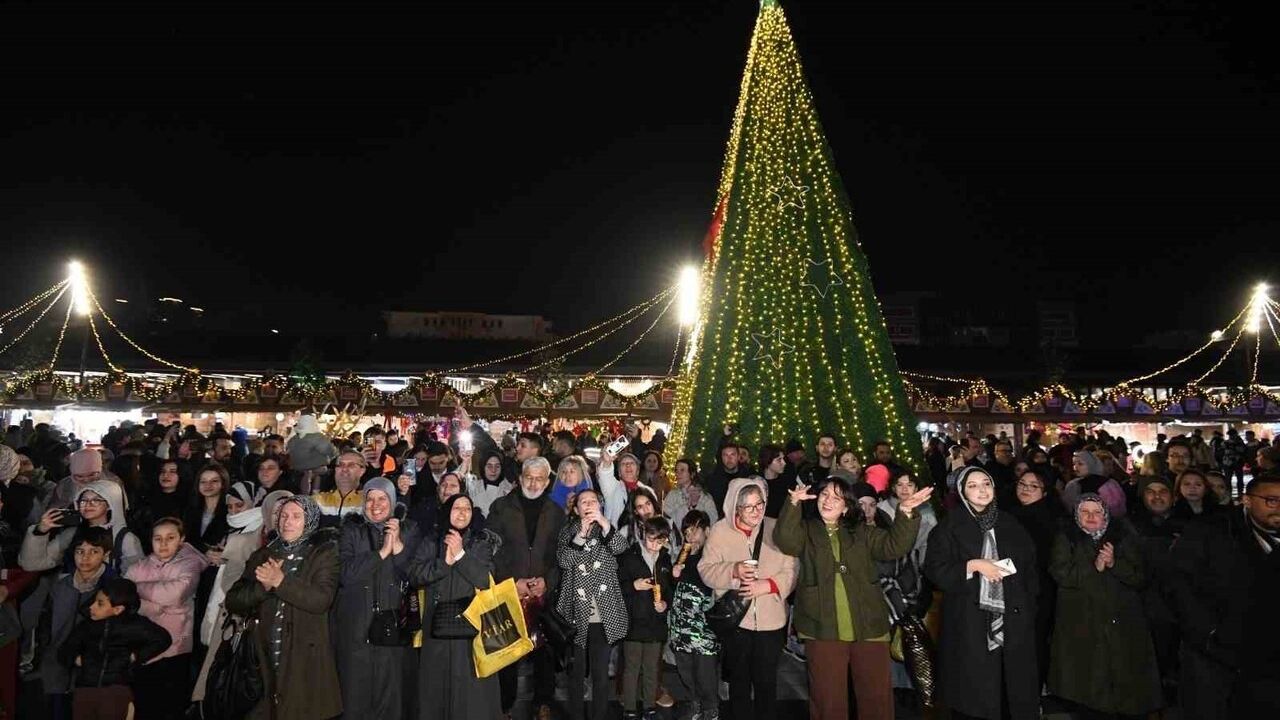 Osmangazi'de Yeni Yıl Festivali: Işıklar, DJ ve Sokak Lezzetleri