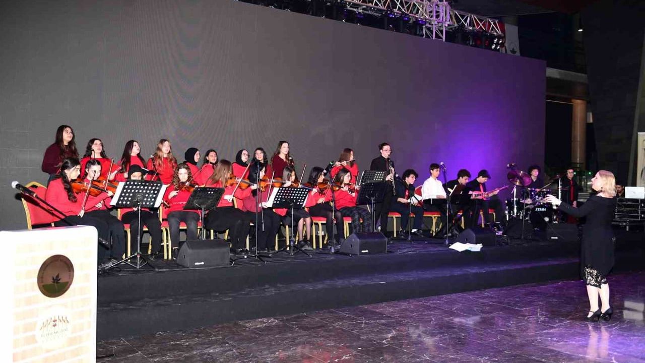 Osmangazi Gençlik Orkestrası'ndan Panorama 1326'da 'Yeni Yıla Merhaba' Konseri