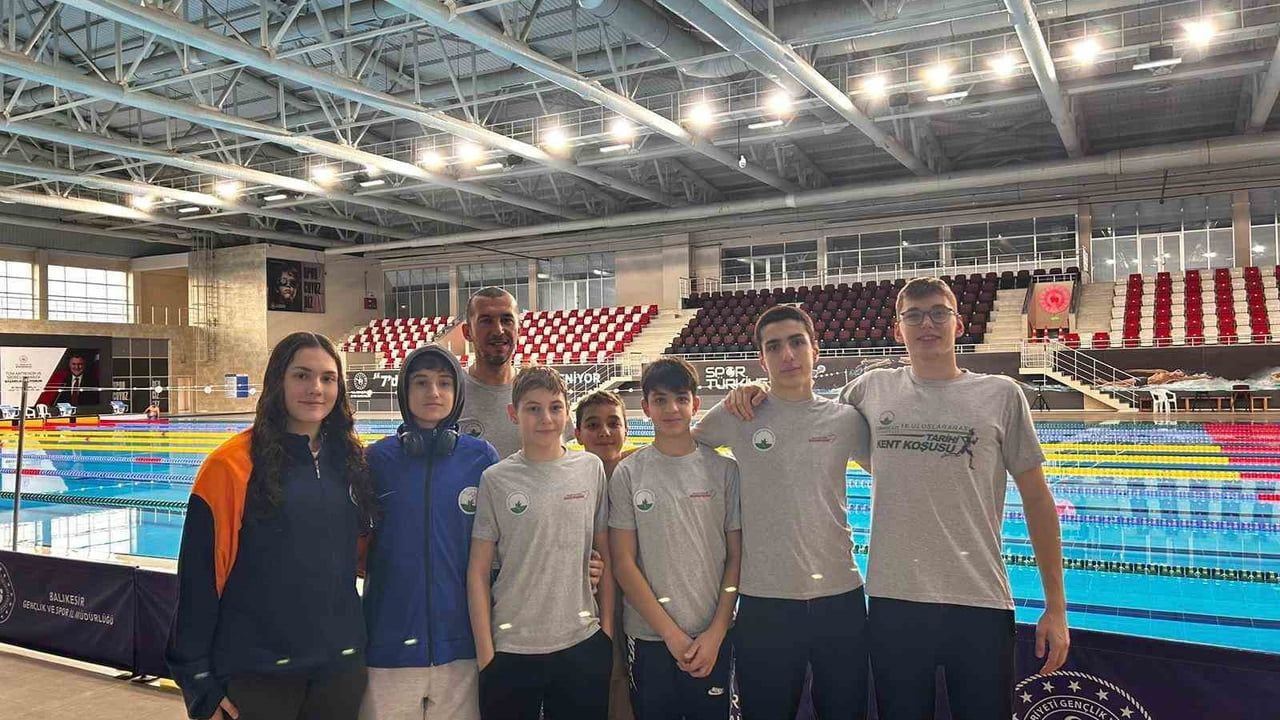 Osmangazi Yüzmede Balıkesir'de İmza: Kerem ve Yusuf SEM Barajını Geçti