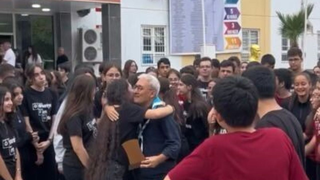 Osmaniye'de 35 Yıllık Öğretmen Eray Akdağ'a Duygulu Veda