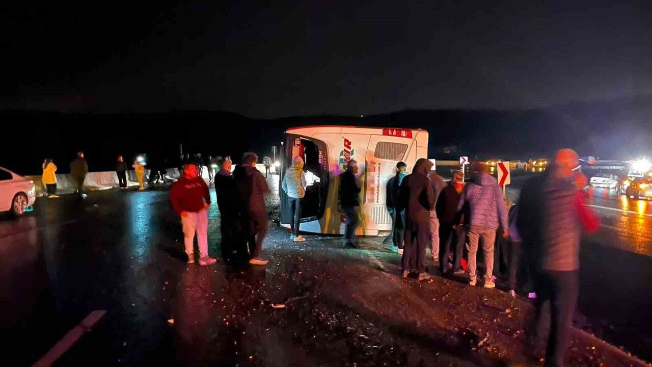 Osmaniye'de Yolcu Otobüsü Devrildi — 3 Yaralı