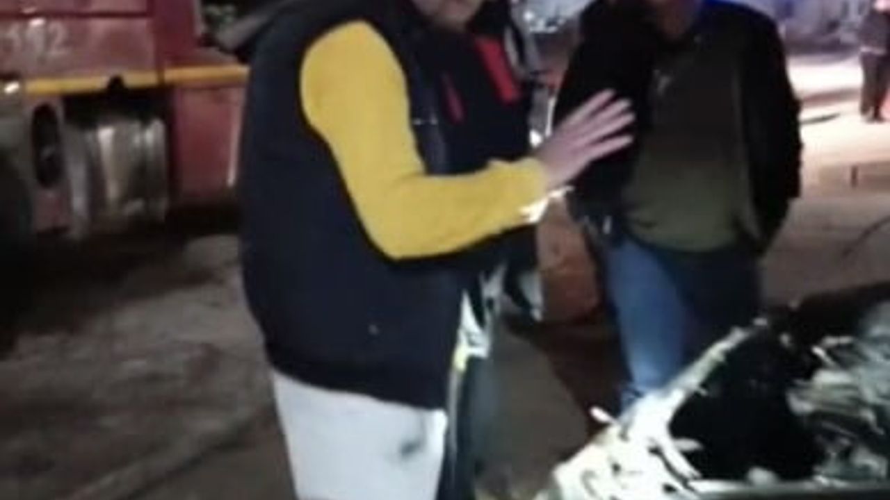 Osmaniye Düziçi'de Park Halindeki Otomobil Alev Aldı — İtfaiye Müdahale Etti