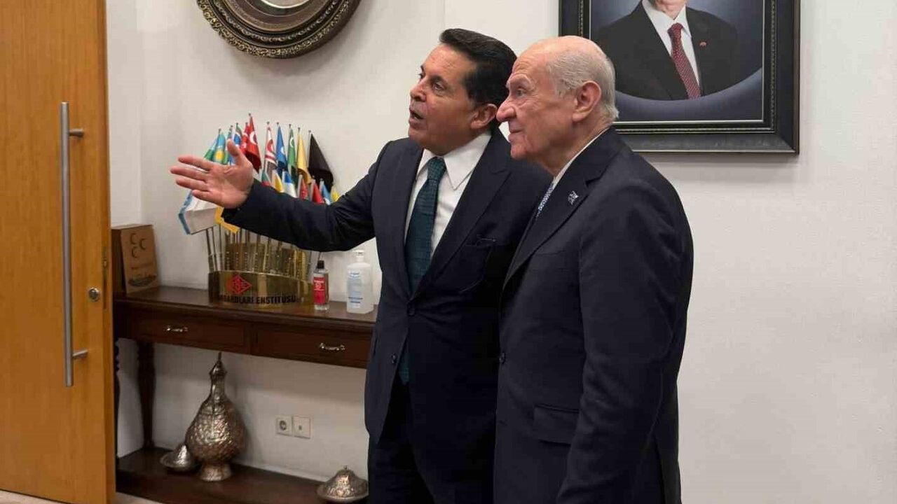 Özer’den Bahçeli’ye ziyaret: "Kutuplaşmayı geride bırakıp kucaklaşma zamanı"
