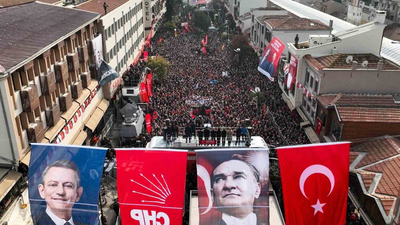 Özgür Özel'den Edirne Uyarısı: 'Meriç'ten Dedeağaç'a Kaçışa İzin Vermeyin'