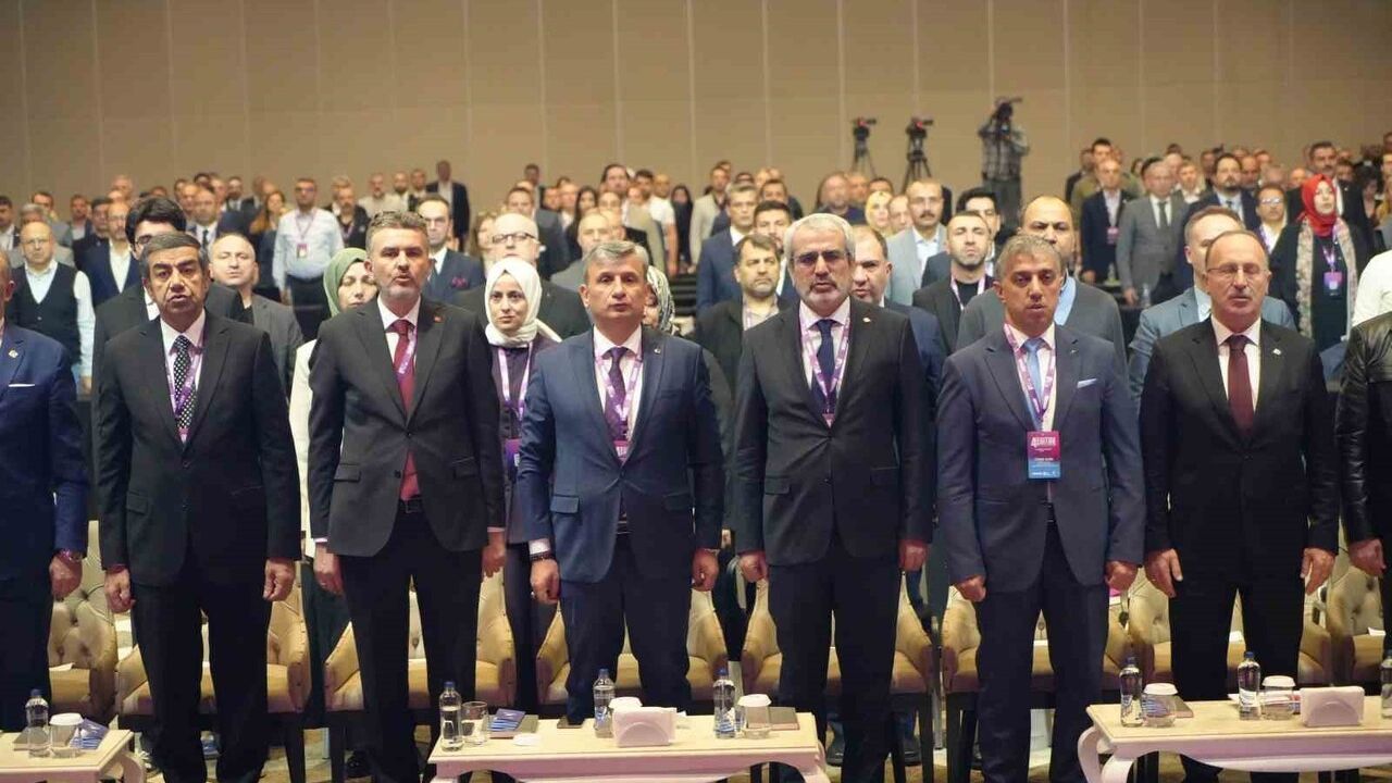 ÖZKURBİR 4. Eğitim Sempozyumu Antalya'da — Özel Öğretim Sektörünün Geleceği