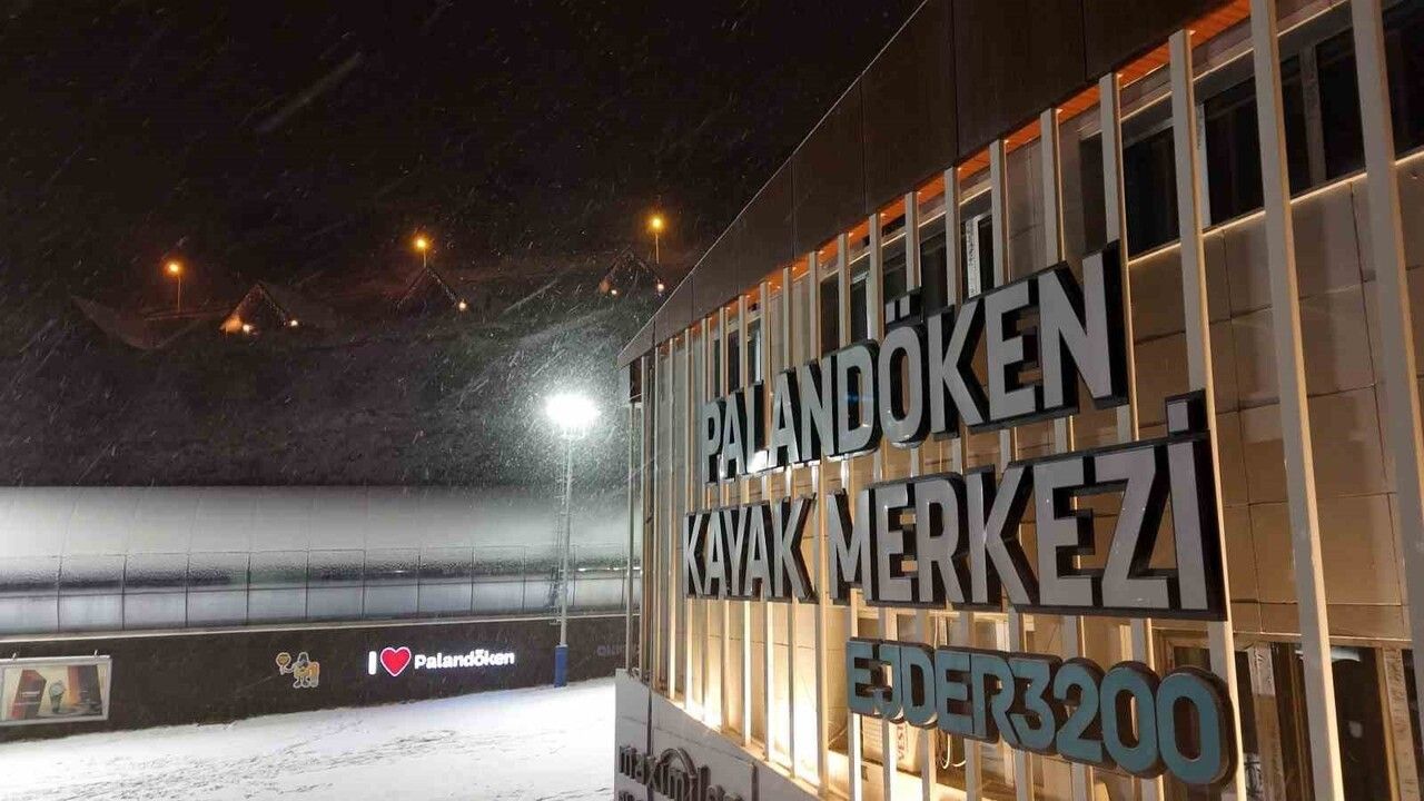 Palandöken Karla Kaplandı: Erzurum'da Sezon Hazırlıkları Sürüyor