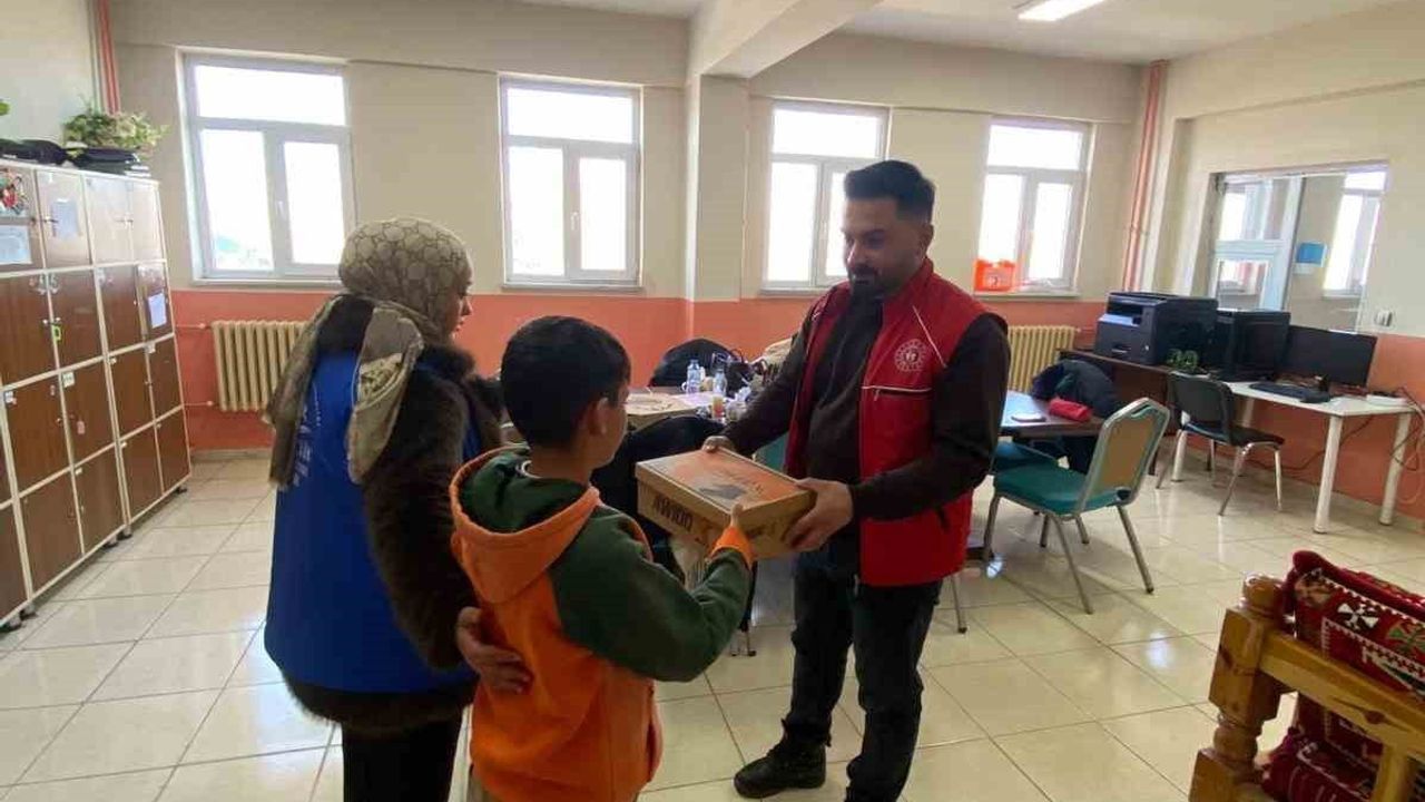 Patnos Gençlik ve Spor'dan Doğansu İlk ve Ortaokulu'na Anlamlı Destek