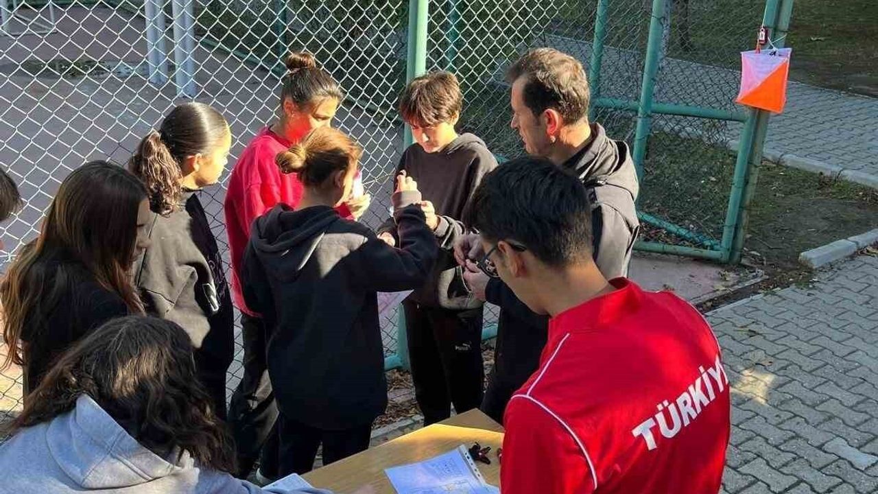 Pazarlar Spor Lisesi'nde Oryantiringde Milli Forma Sevinci