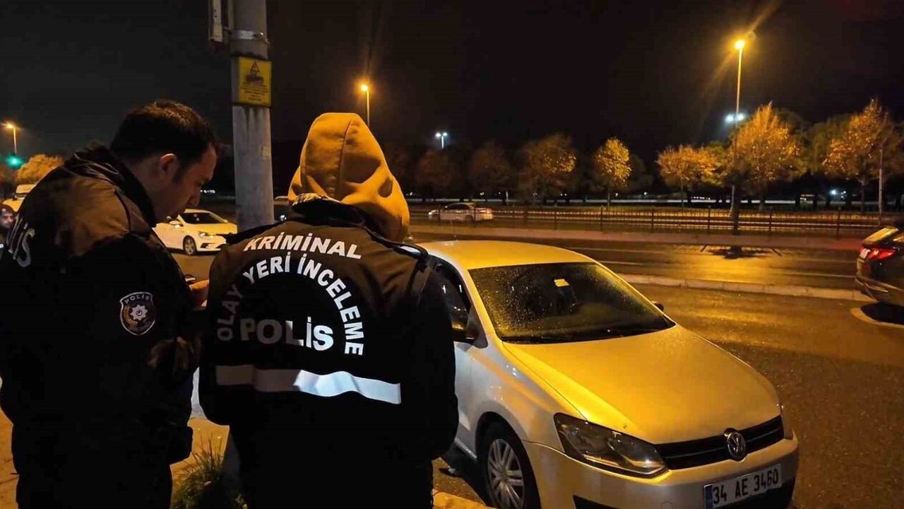 Pendik'te Polisin GBT İstediği Araçtan Ceset Çıktı