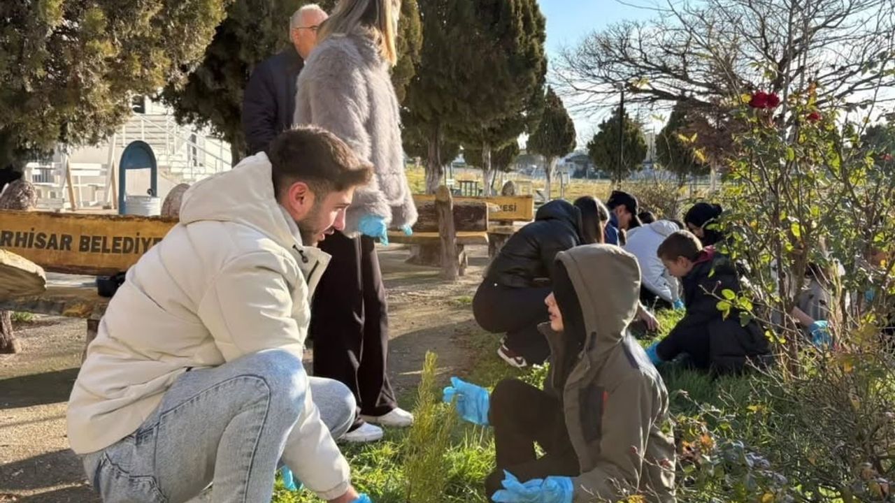 Pınarhisar'da Fidan Dikimi: Öğrencilere Çevre Bilinci Kazandırılıyor