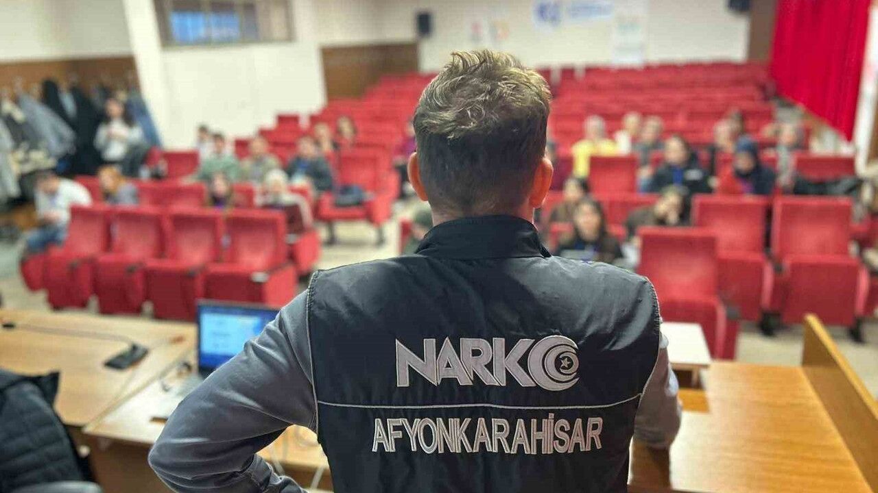 Polisten üniversitelere NarkoGençlik: Uyuşturucuyla Mücadele Eğitimi