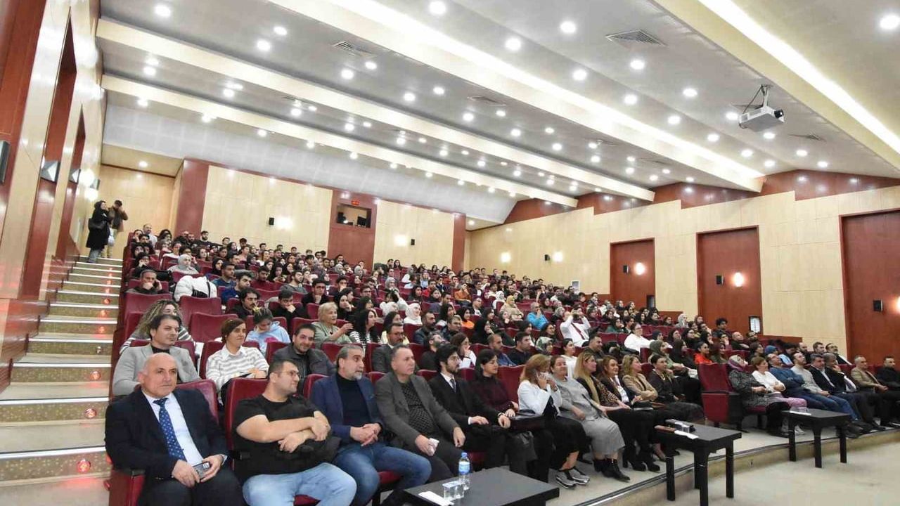 Prof. Dr. Ahmet Nezih Kök 37 Yıllık Deneyimlerini Öğrencilerle Paylaştı