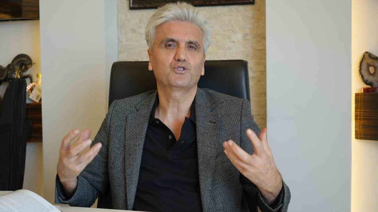 Prof. Dr. Hayati Akbaş: Çocuklarda Göğüs Büyüklüğü ve Jinekomasti Uyarısı