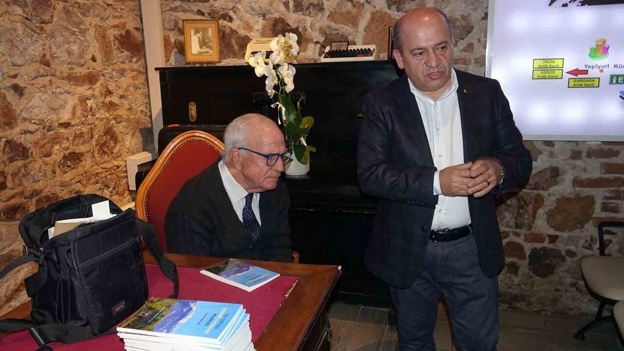 Prof. Dr. Kenan Mortan’ın '100 Soruda Kazdağları ve Etekleri Kılavuzu' tanıtıldı