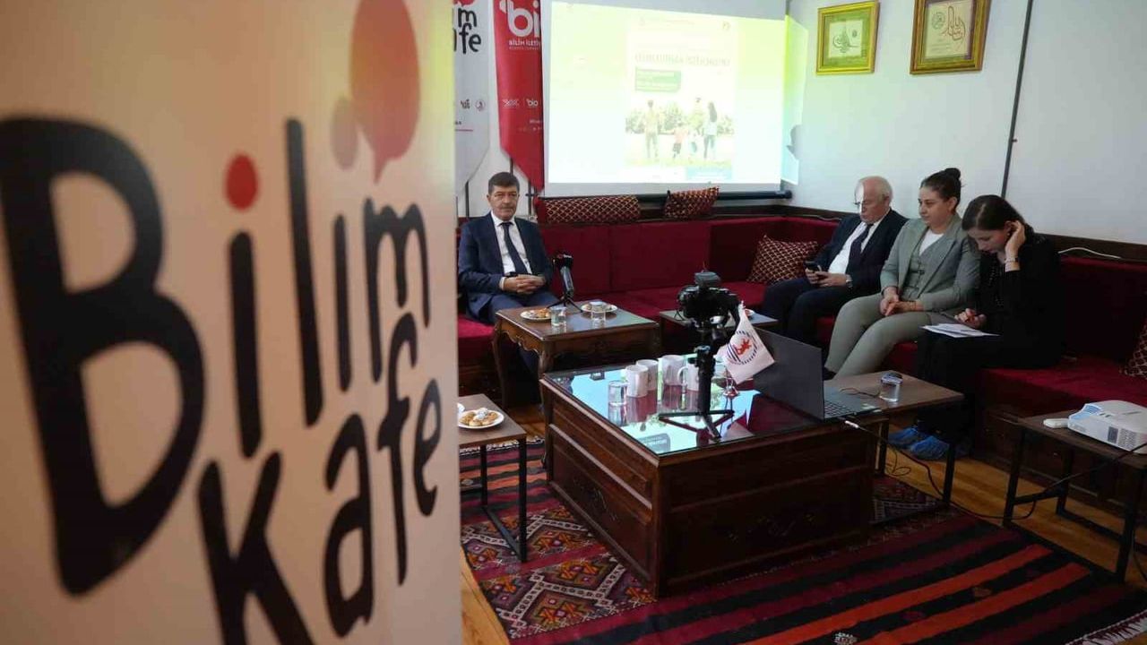 Prof. Dr. Mustafa Köylü: 'Eşcinsel evlilikler ailenin temeline yerleştirilmiş dinamitlerdir'