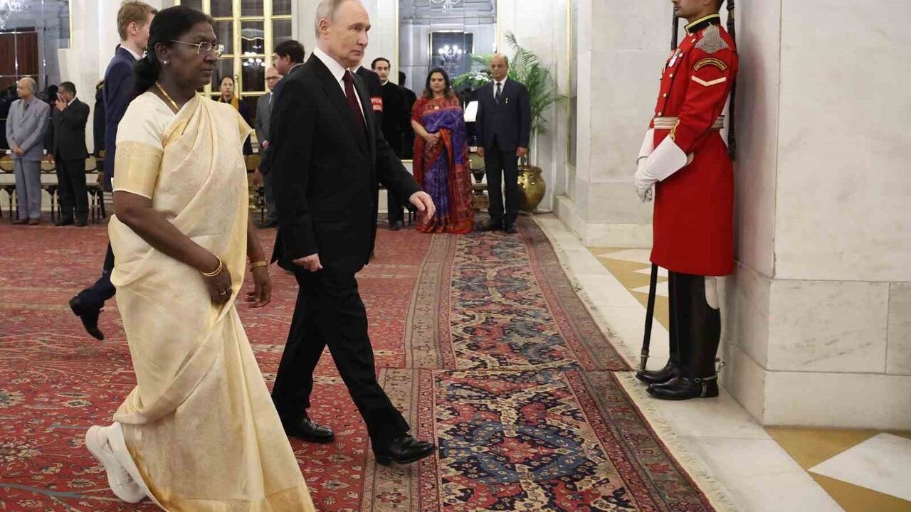 Putin Hindistan'da: 'Birlikte yol alıyoruz, birlikte büyüyoruz'