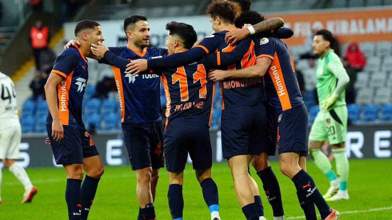 RAMS Başakşehir Gaziantep FK'yı 5-1 Yendi: Üst Üste 2. Galibiyet