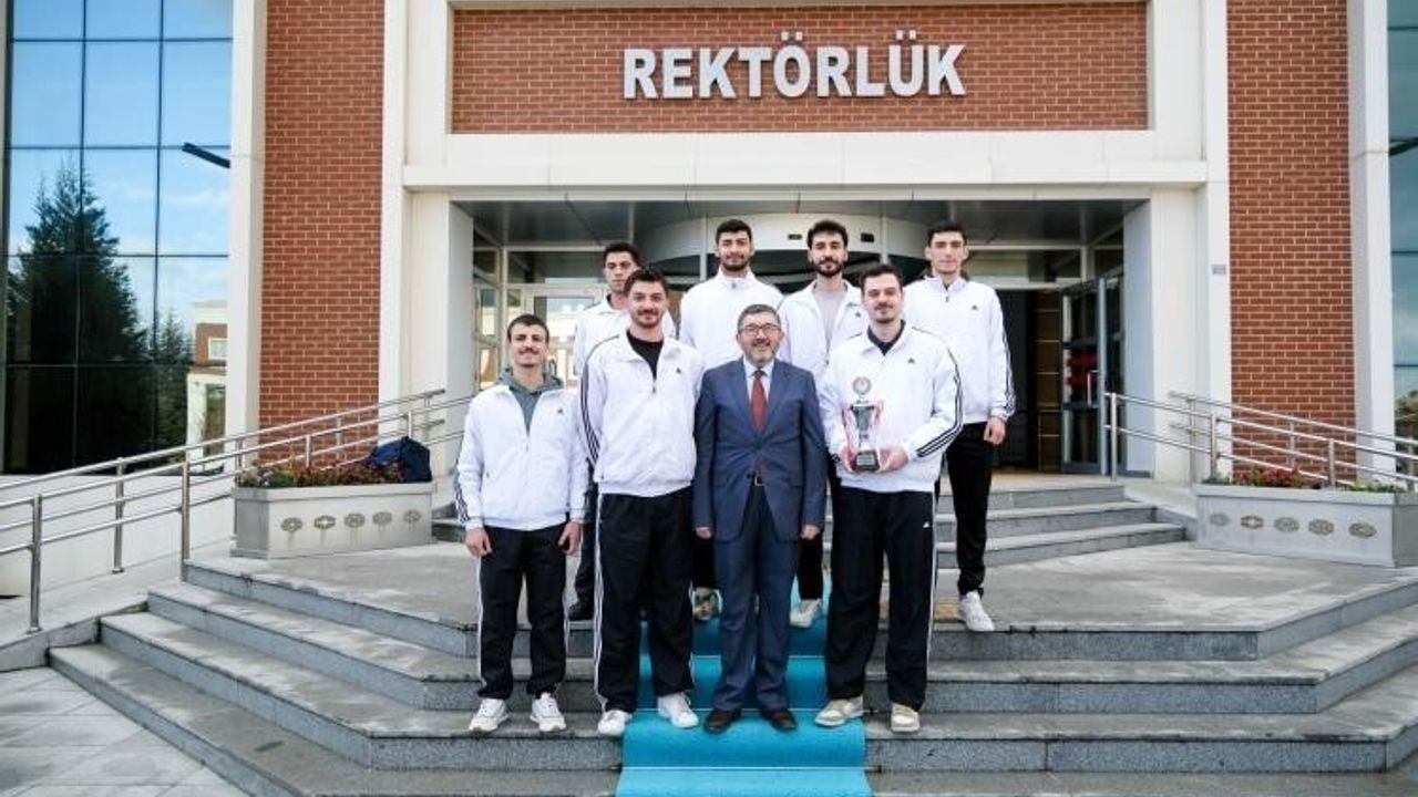 Rektör Kaplancıklı Başarılı Sporcularla Buluştu - Bilecik Şeyh Edebali Üniversitesi