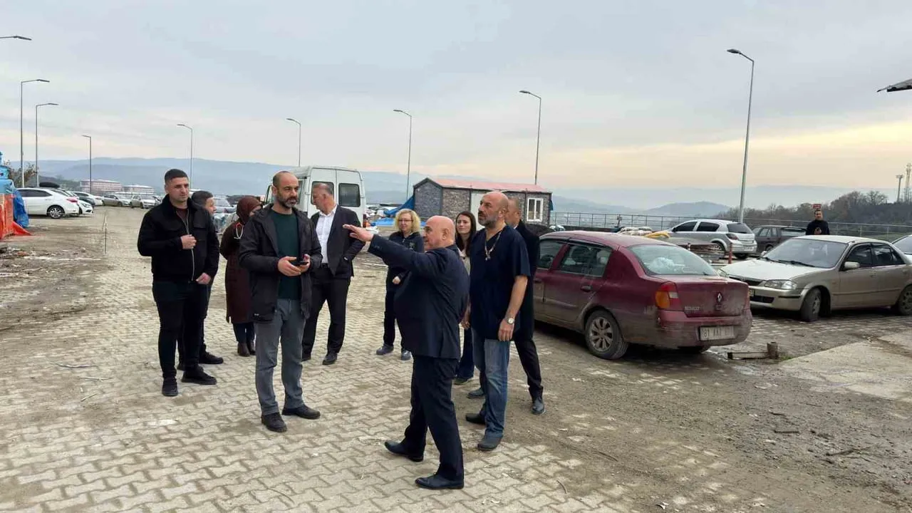 Rektör Prof. Dr. Nedim Sözbir, Düzce Üniversitesi Tıp Fakültesi Hastanesi'ni İnceledi
