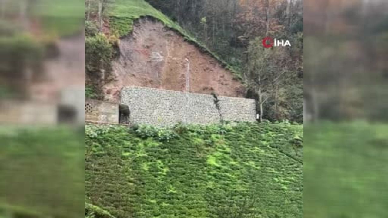 Rize Ardeşen'de Sağanak Heyelana Yol Açtı: Toprak Kütlesi Kamerada