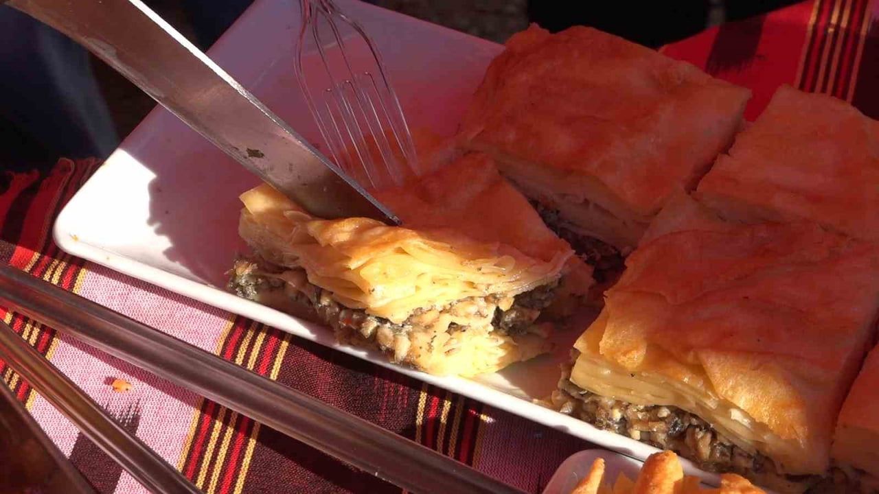 Rize Hamsi Festivali'nde Gözde Lezzet: Hamsili Su Böreği ve Hamsili Döner