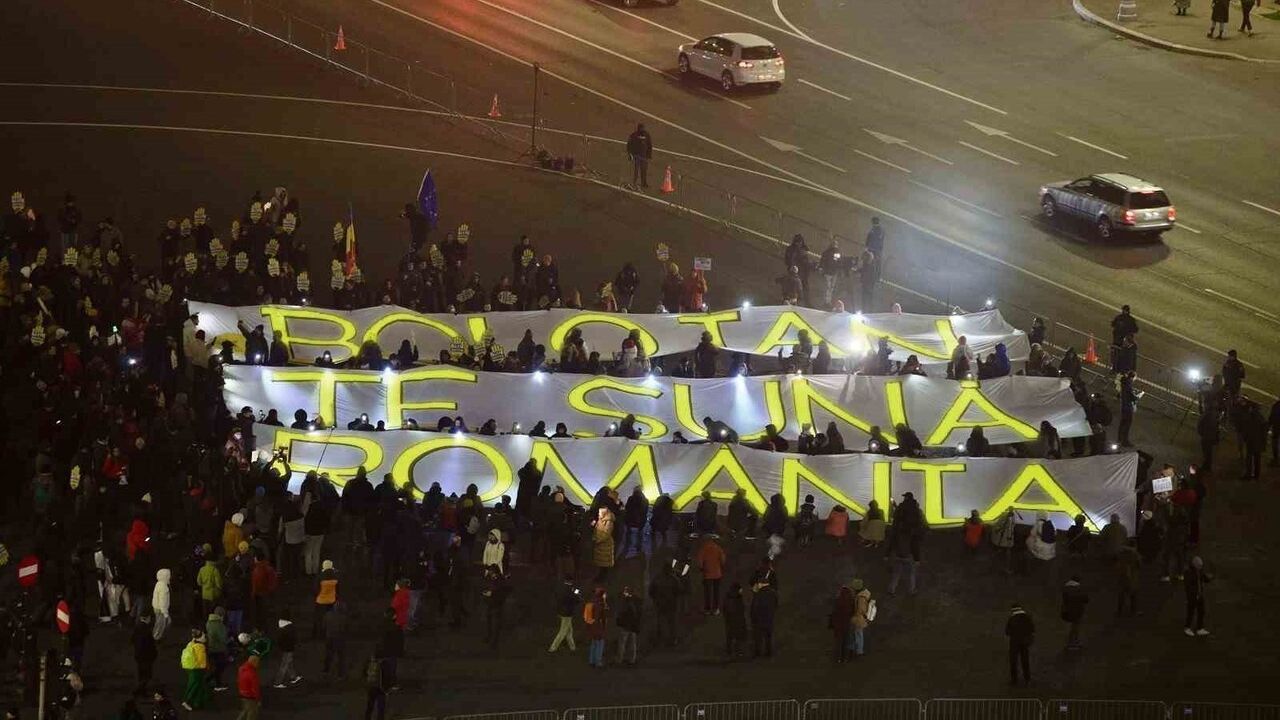 Romanya'da Yargı Reformu Protestoları: Bükreş'te 'Adalet' Çağrısı