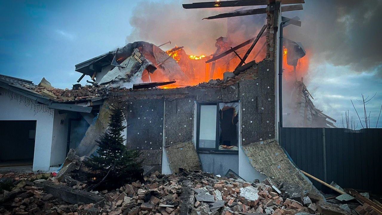 Rusya'dan Ukrayna'ya geniş hava saldırısı: 1'i çocuk 3 ölü