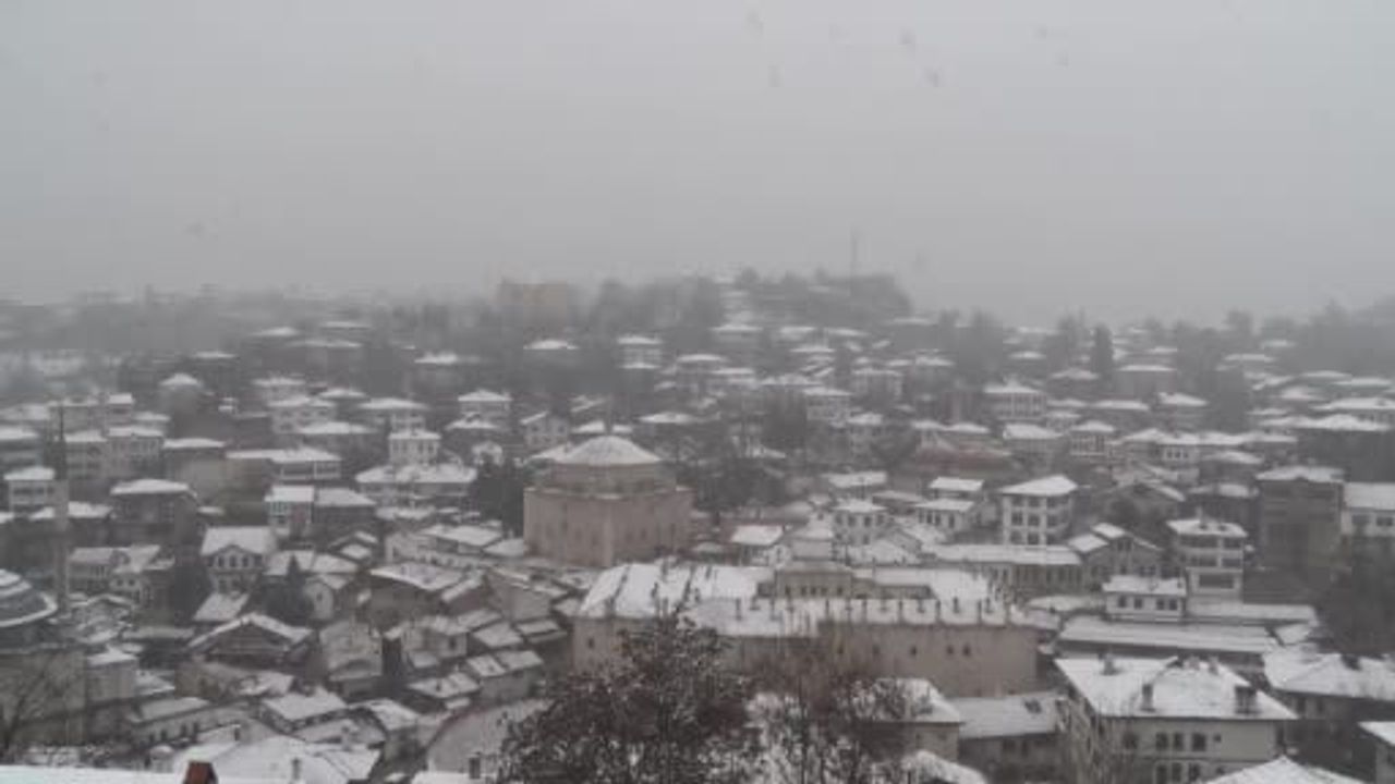 Safranbolu'da Tarihi Konaklar Beyaza Büründü — UNESCO Dünya Mirası