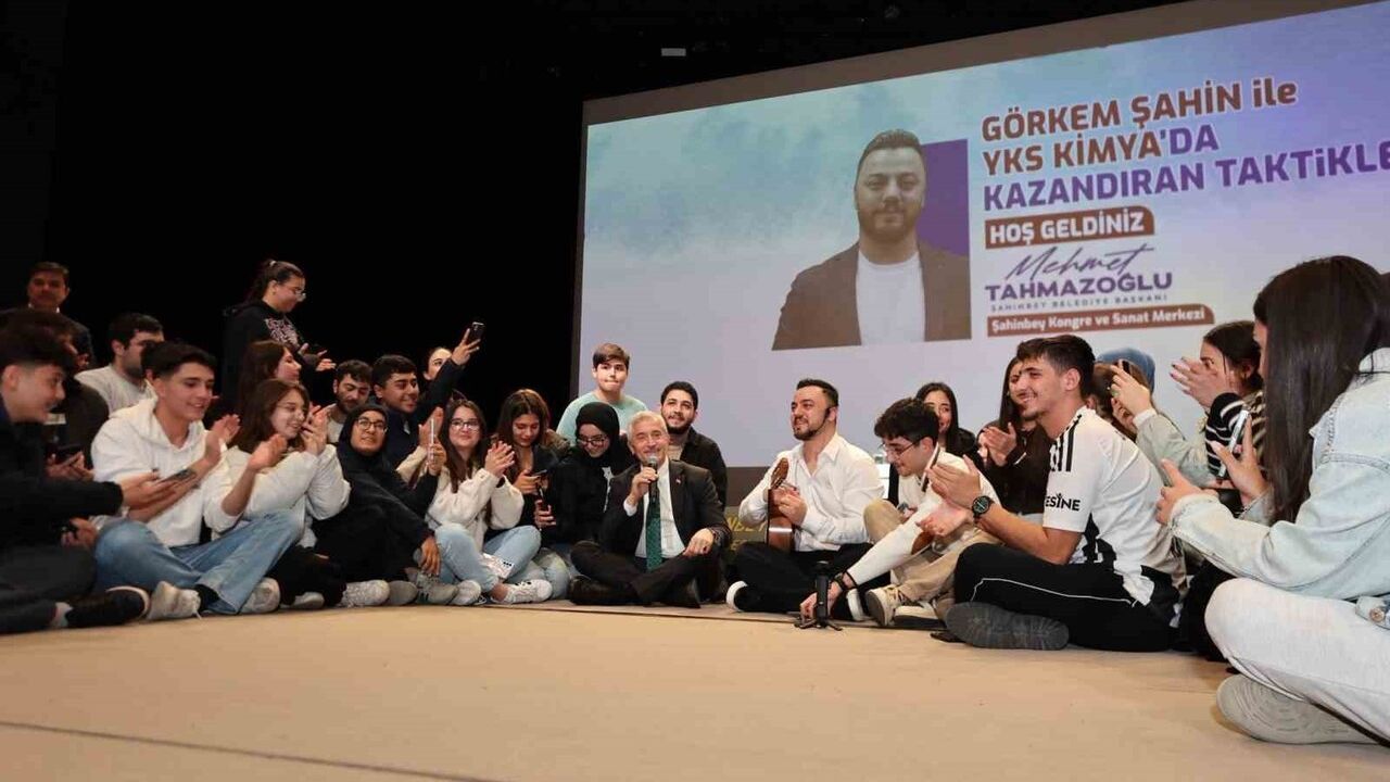 Şahinbey Belediyesi'nden LGS ve YKS Adaylarına Moral Buluşması