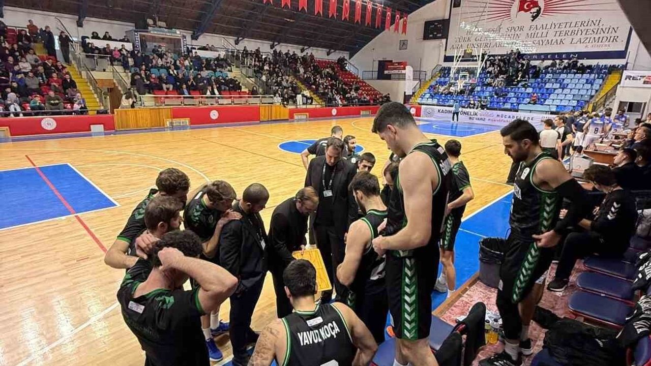 Sakarya Büyükşehir Namağlup: Kütahya'yı 70-63 Yendi