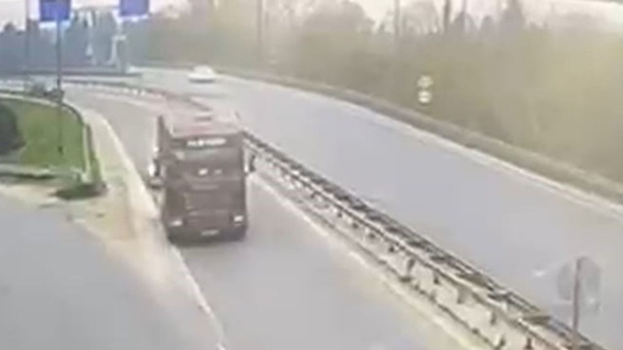 Sakarya'da Camiden Elektronik Eşya ve Tır Çalan Şüpheli TEM'de Yakalandı