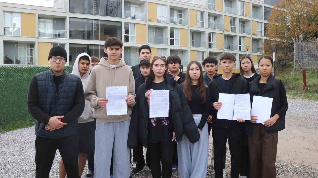 Sakarya'da izinsiz yurtta 100 Kazak öğrenci mağdur