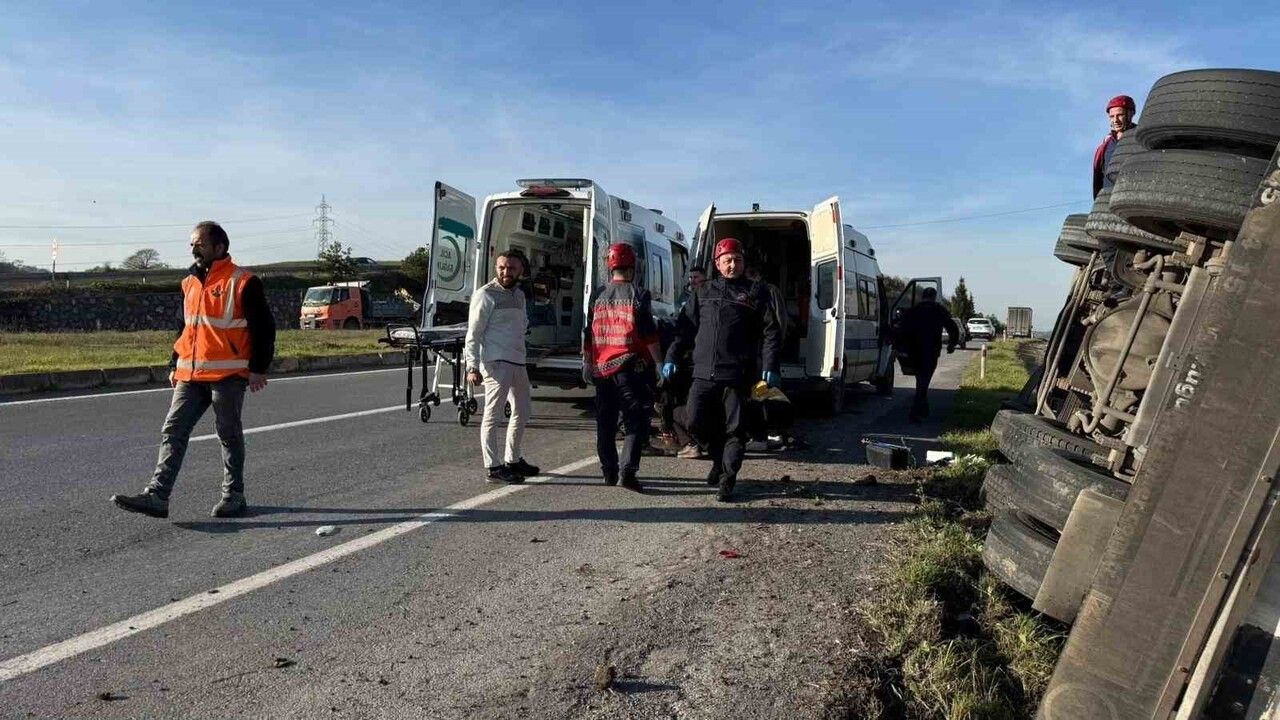 Sakarya'da Tanker Devrildi: 1 Yaralı