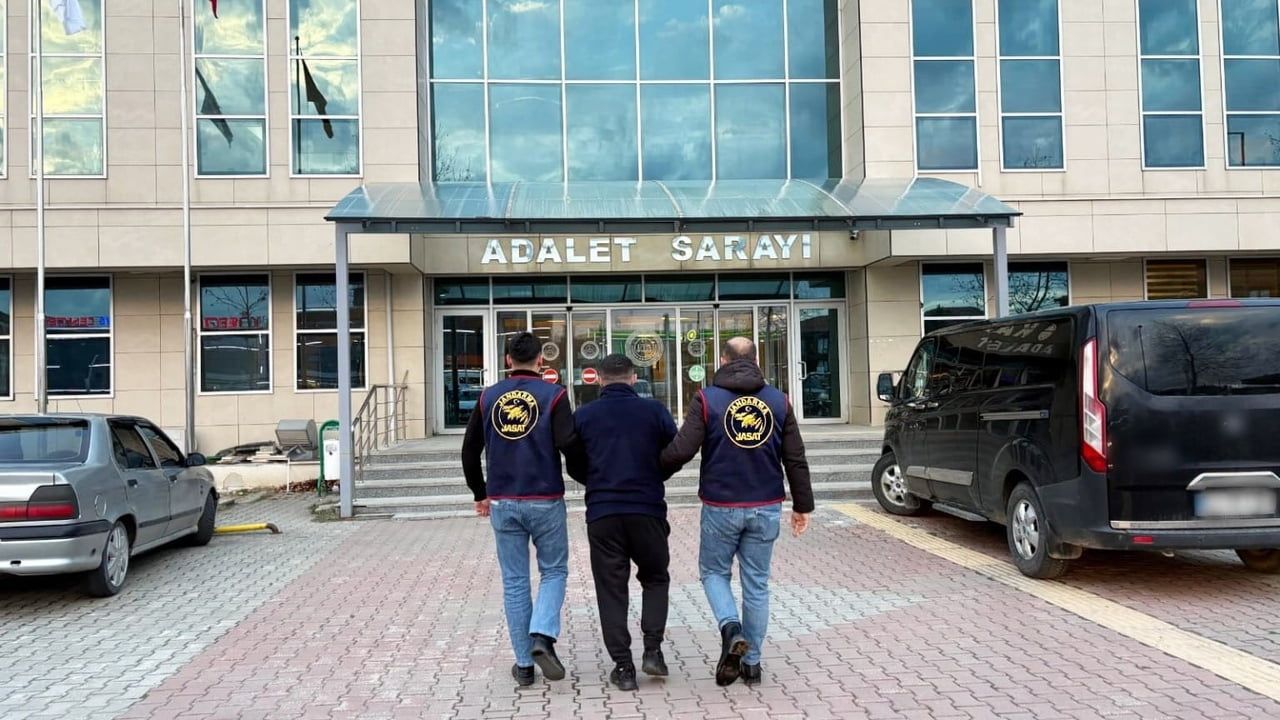 Sakarya Karasu'da 52 Yıl Kesinleşmiş Hapis Cezası Olan Şüpheli Yakalandı