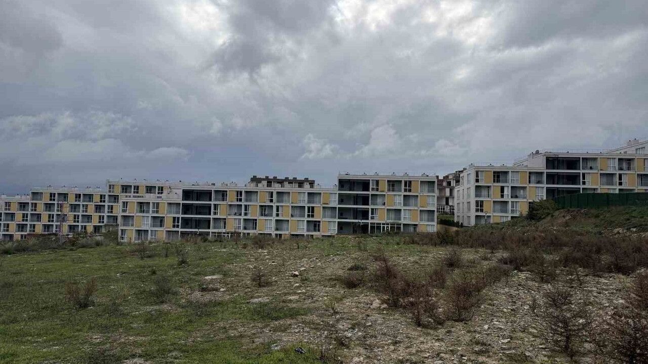 Sakarya Serdivan'da Yapı Kullanım İzni İddiası: Univa Rezidans Kapatıldı, 100 Kazak Öğrenci Mağdur