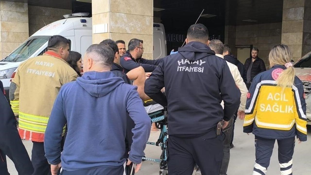 Samandağ'da Zıpkın Kazası: Vatandaş Ayağındaki Zıpkınla Hastaneye Kaldırıldı