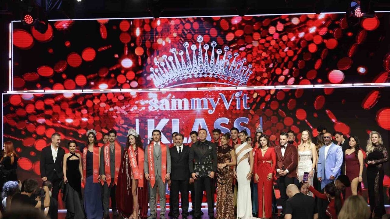 SammyVit Klass Model Türkiye 2025: Türkiye Güzeli Ece Çetin ve Taha Yiğit Tarakçı