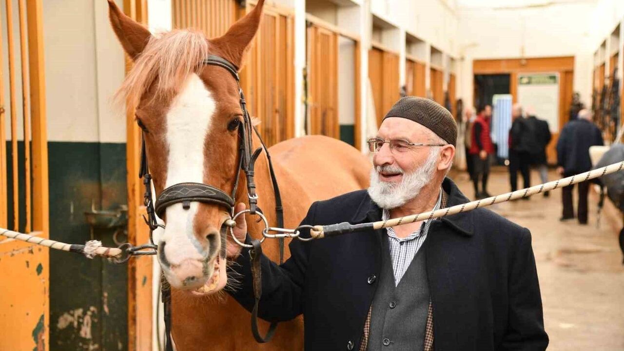 Samsun Büyükşehir'den 2025'te 25 bin 700 Yaşlıya Kapsamlı Hizmet