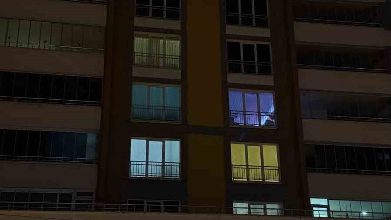 Samsun'da 9. Kattan Balkona Düşen Öğretmen Hayatını Kaybetti