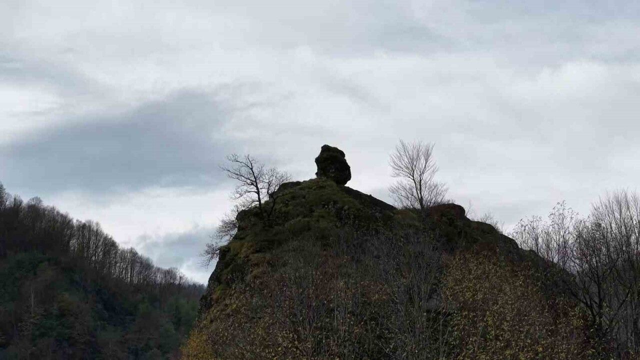 Samsun'da Çağlayan Mahallesi'nde İlginç Kaya Silueti