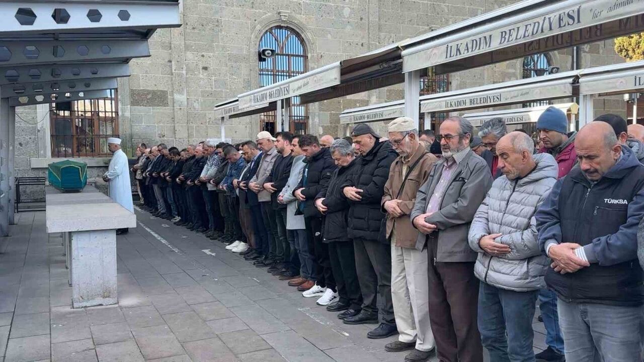 Samsun'da Doktor Serdar Kıyak Toprağa Verildi — Cezaevinde İntihar