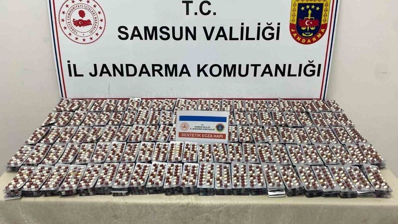Samsun'da Jandarma Operasyonunda 6 bin 621 Uyuşturucu Hap Ele Geçirildi