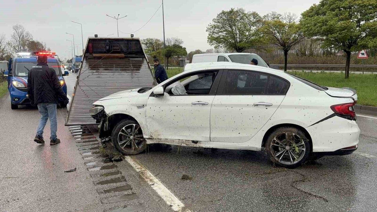 Samsun'da Otomobil Takla Attı — Terme'de 3 Yaralı